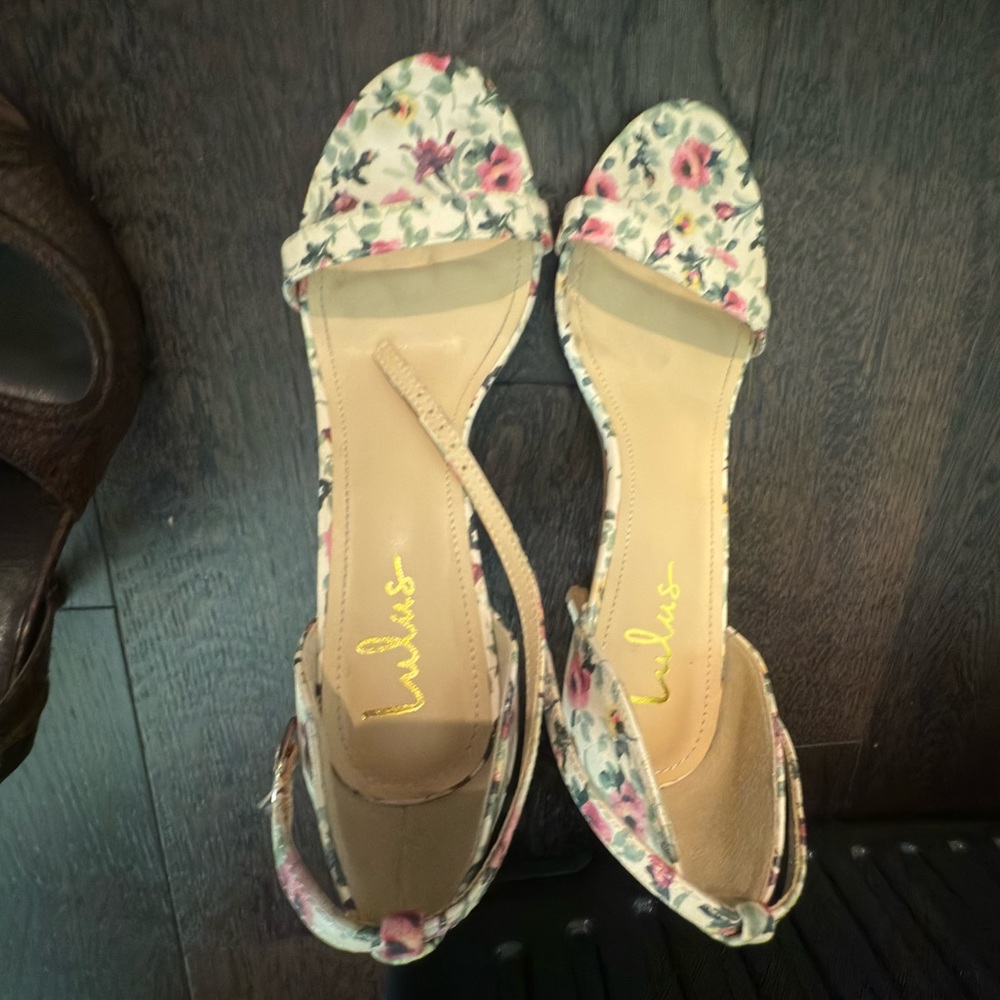 Lulus floral heels